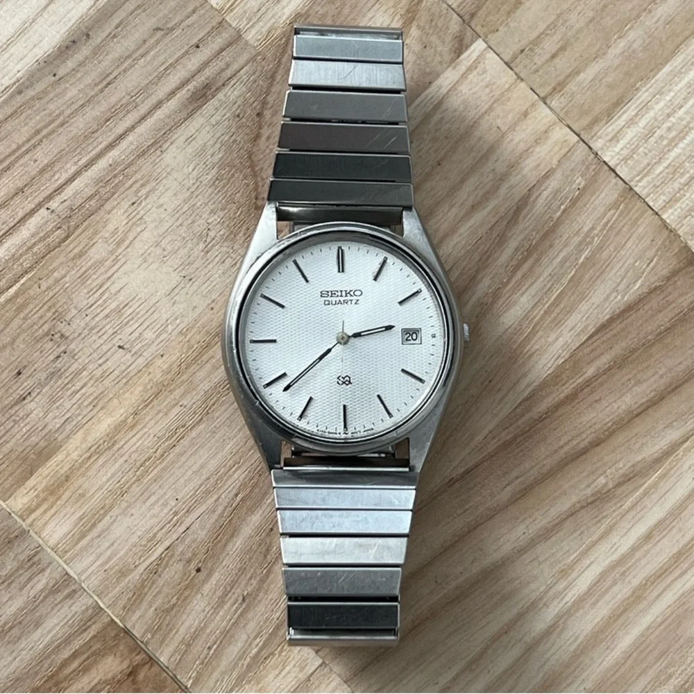 Seiko SQ Men's Watch Vintage Stainless Dial Stretch Bracelet Date Windows